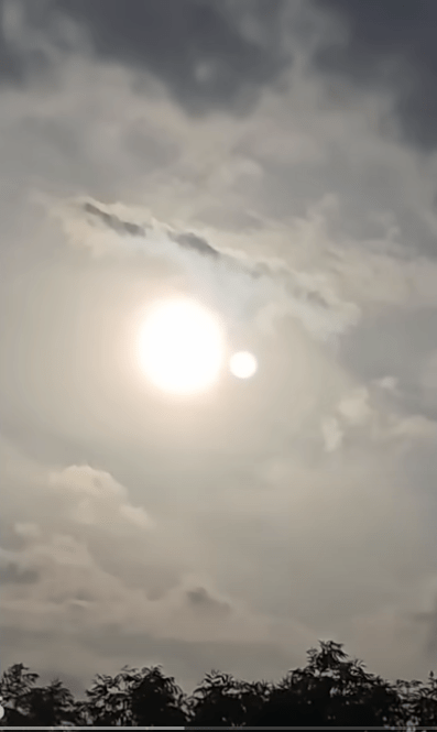 Sun simulators in the sky over USA, May 2025