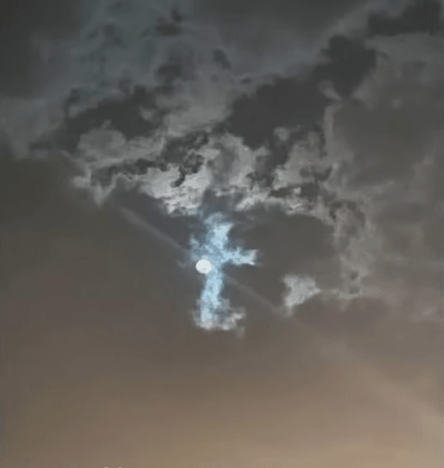 Cross in sky over Australia, April 18th, 2025