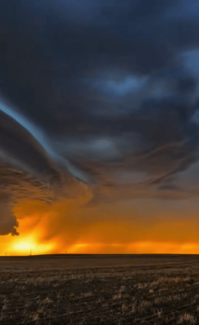 Supercell Over Lorenzo, Nebraska At Sunset - Watch